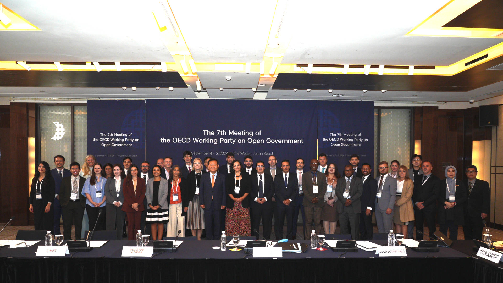 Satu Data Indonesia Hadiri OECD Network of Innovative Digital and Open Government Bersama 60 Delegasi Negara di Korea Selatan
